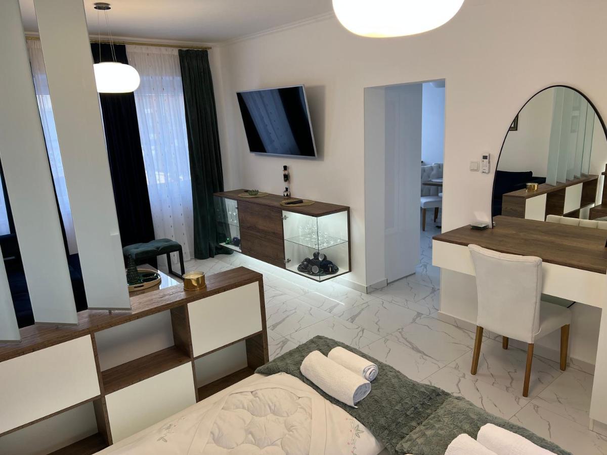 La Luna Premium Deluxe Apartment With Free Jacuzzi, Bikes & Covered Parking Nasice Εξωτερικό φωτογραφία