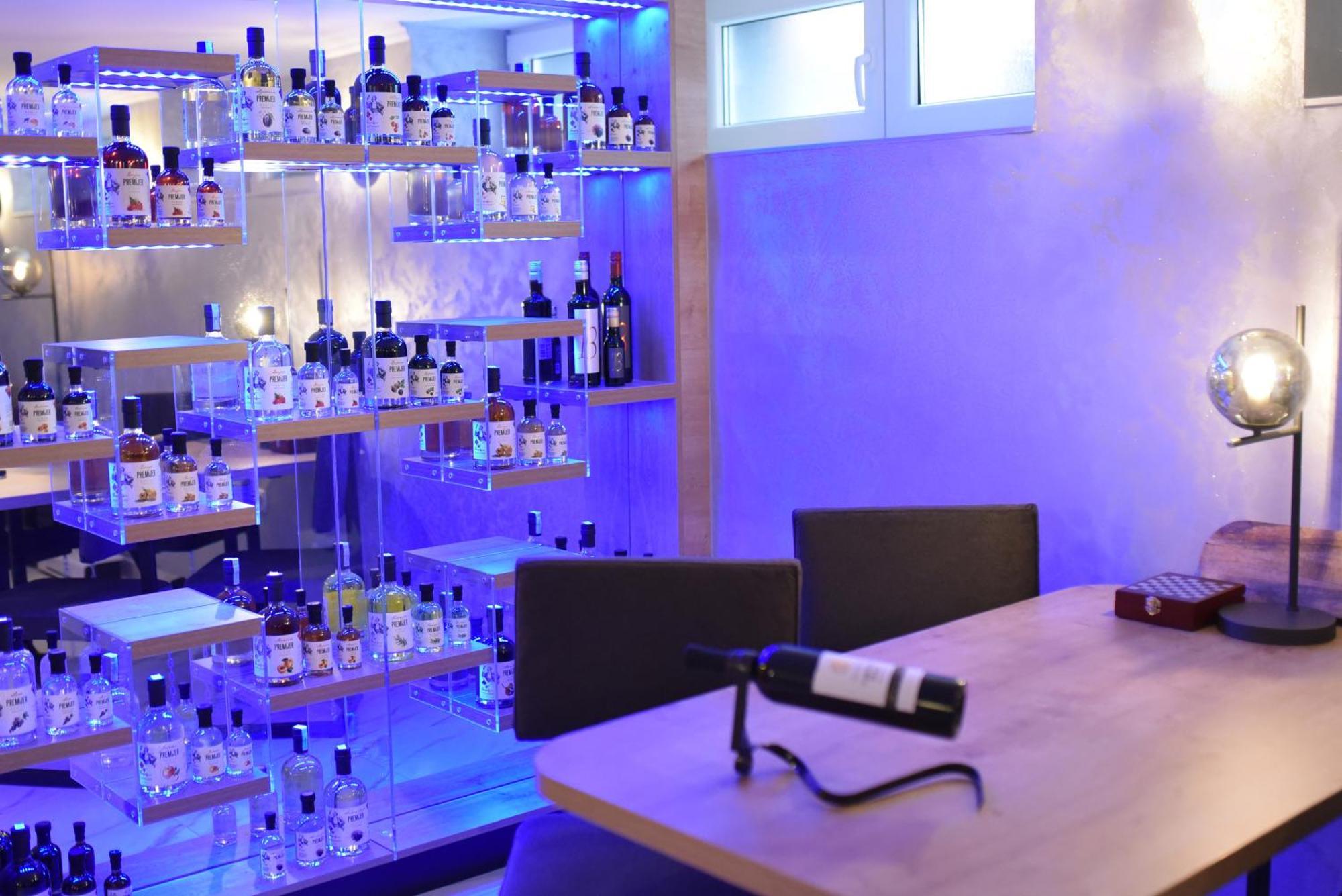 La Luna Premium Deluxe Apartment With Free Jacuzzi, Bikes & Covered Parking Nasice Εξωτερικό φωτογραφία